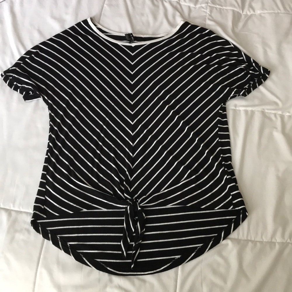black and white strip women’s top